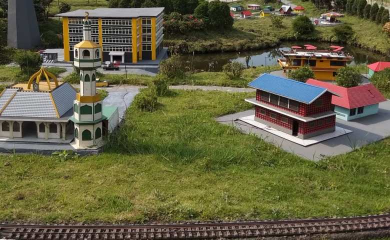 Berlibur Ke Taman Miniatur Kereta Api Sambil Refresing Otak